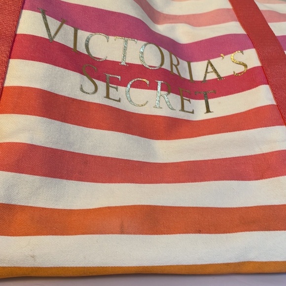 Victoria’s Secret Stripped tote bag Sz M - Picture 2 of 9